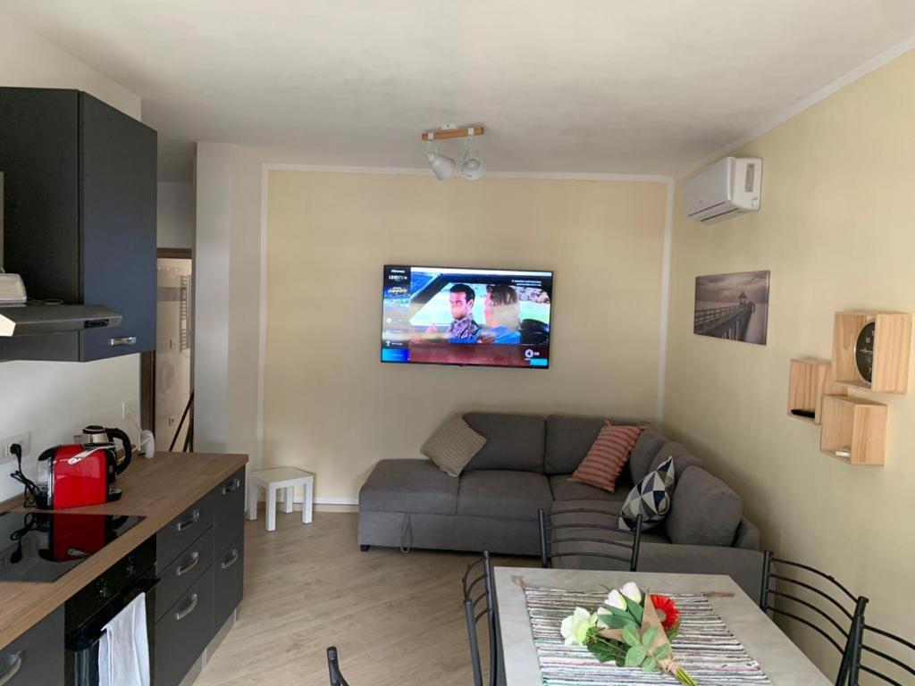 Alfiume B Appartement Tirano Buitenkant foto